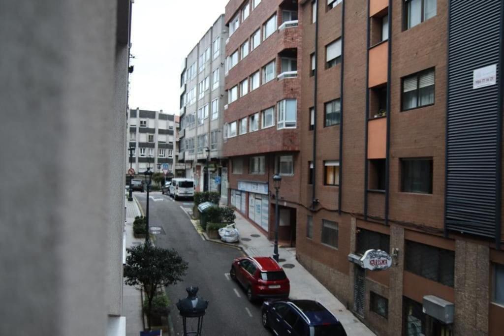 Acogedor, Con Garaje, Centrico. Apartment Vigo Bagian luar foto