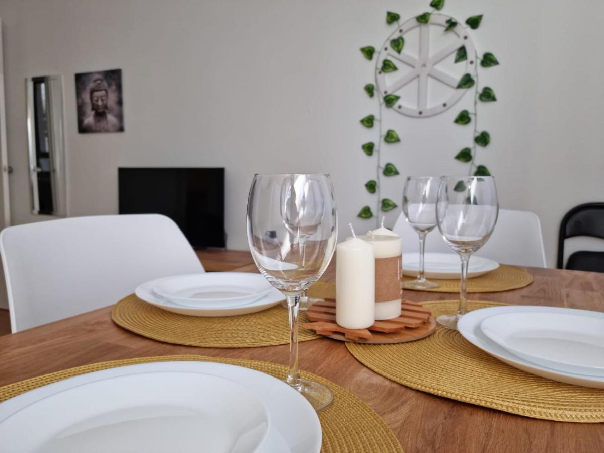 Acogedor, Con Garaje, Centrico. Apartment Vigo Bagian luar foto