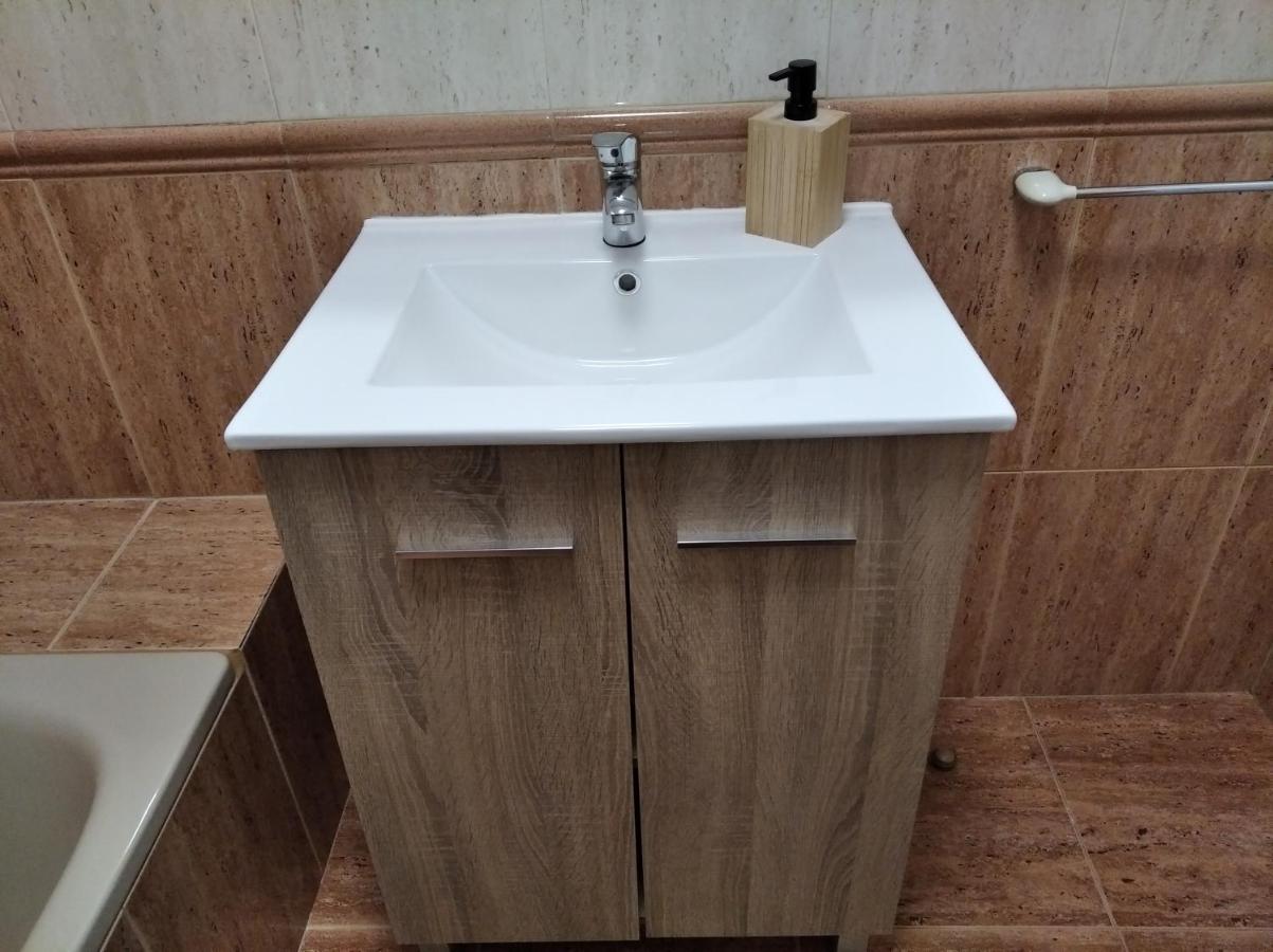 Acogedor, Con Garaje, Centrico. Apartment Vigo Bagian luar foto