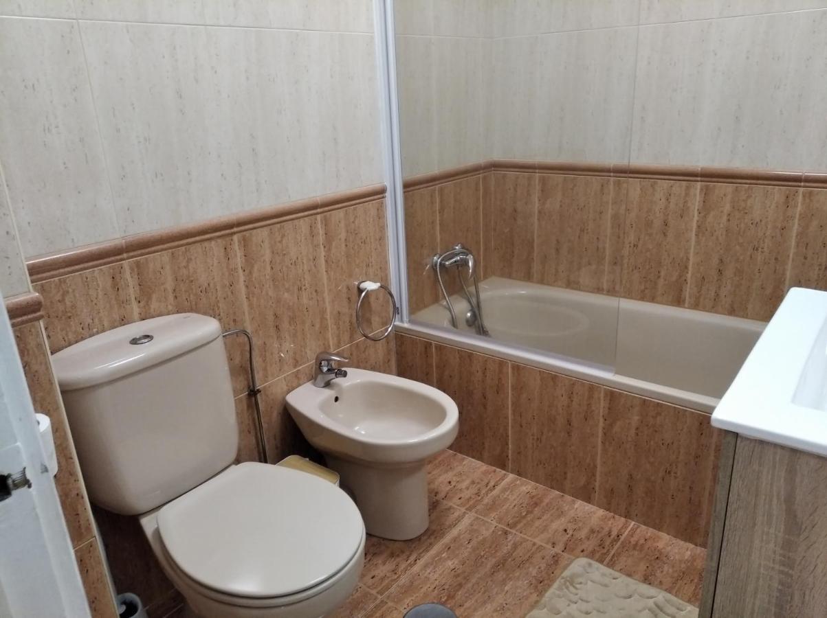 Acogedor, Con Garaje, Centrico. Apartment Vigo Bagian luar foto