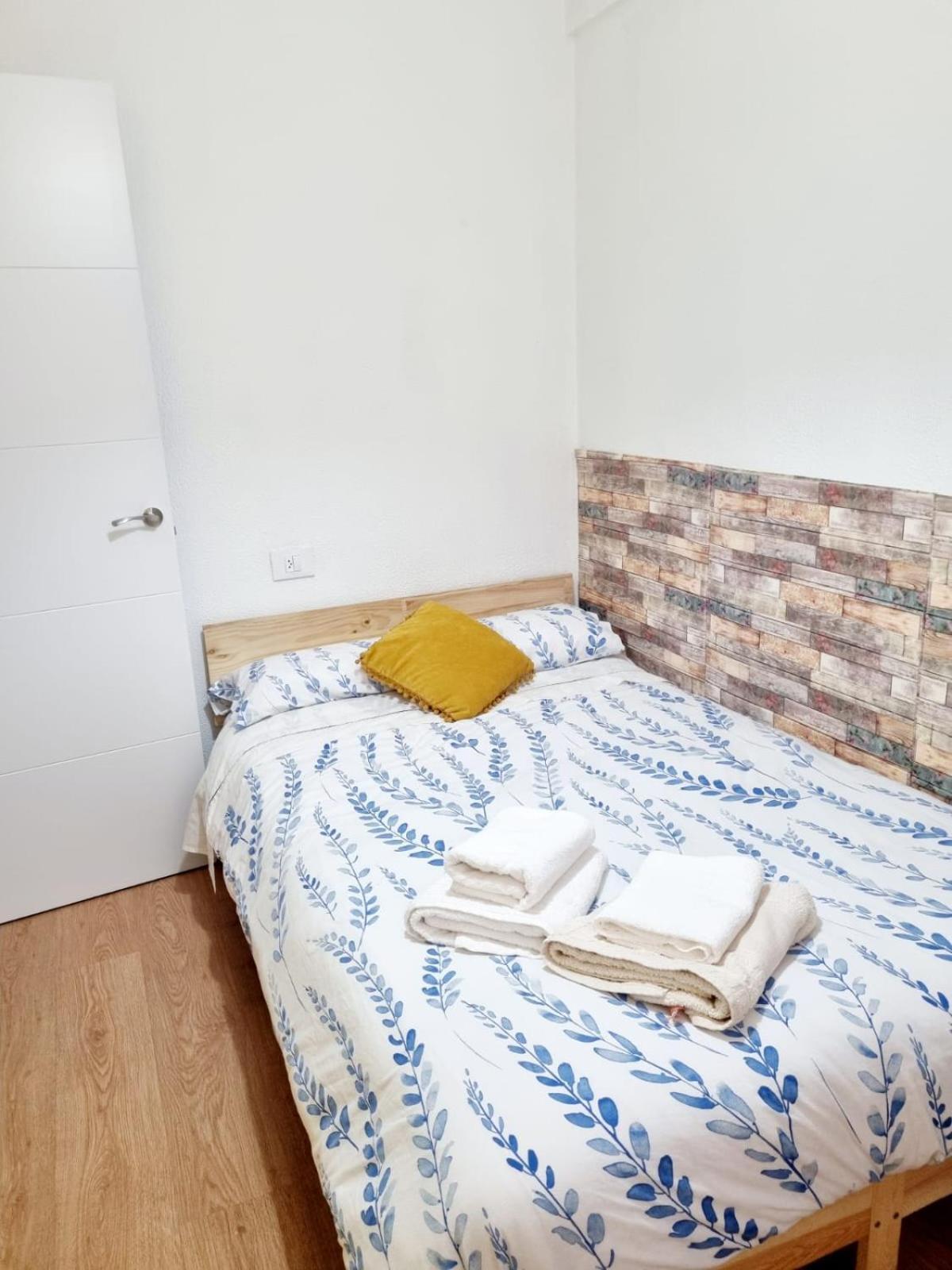 Acogedor, Con Garaje, Centrico. Apartment Vigo Bagian luar foto